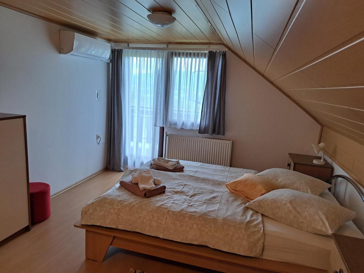 Getaway "At The Three Lights" Villa Sevnica Buitenkant foto