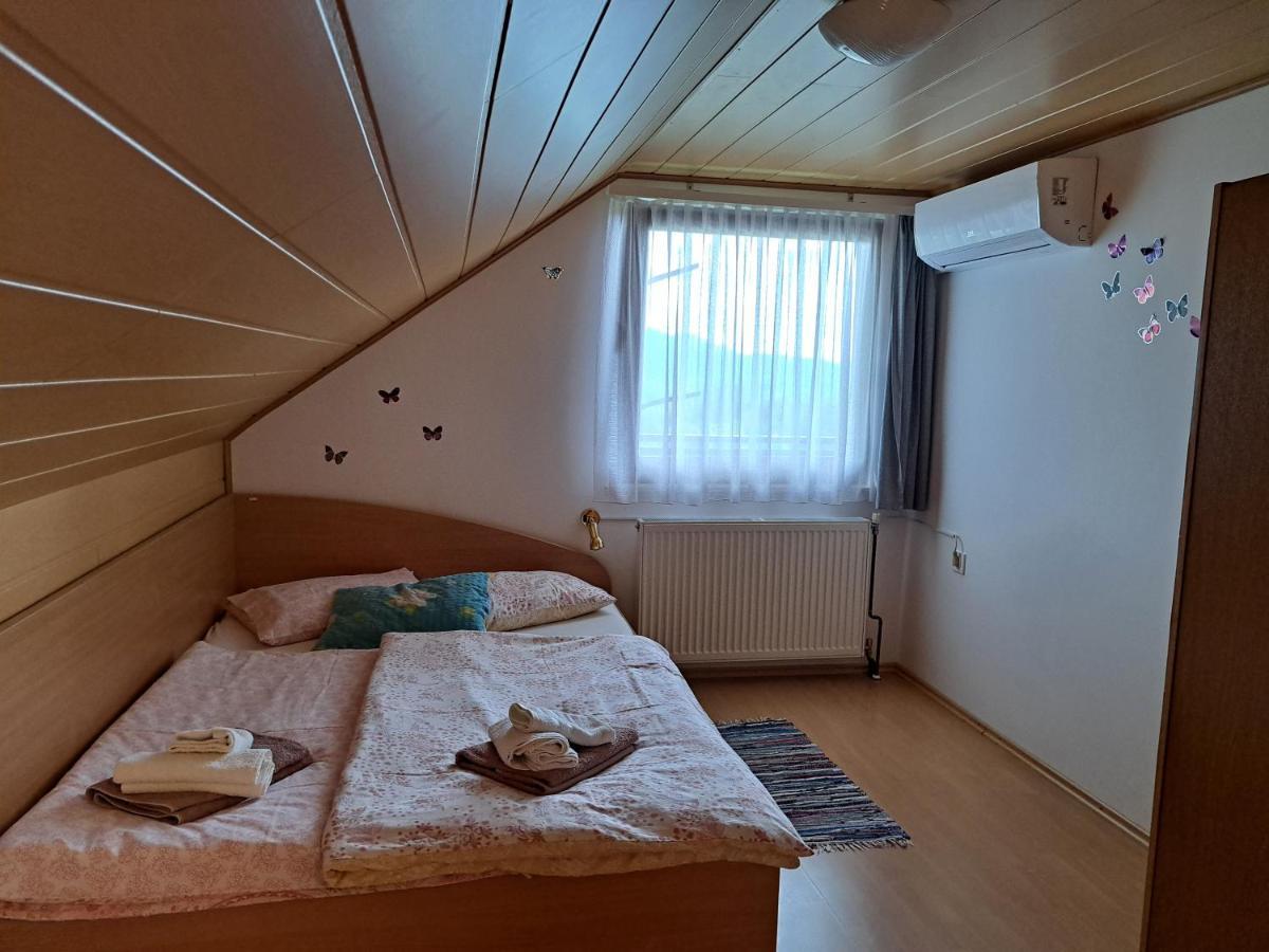 Getaway "At The Three Lights" Villa Sevnica Buitenkant foto